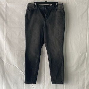 Women’s pants black stretchy material
